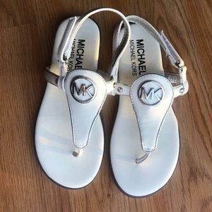 Michael Kors girls Capri sandals